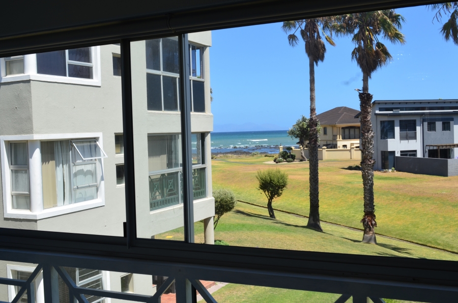 To Let 3 Bedroom Property for Rent in Greenways Golf Estate Western Cape